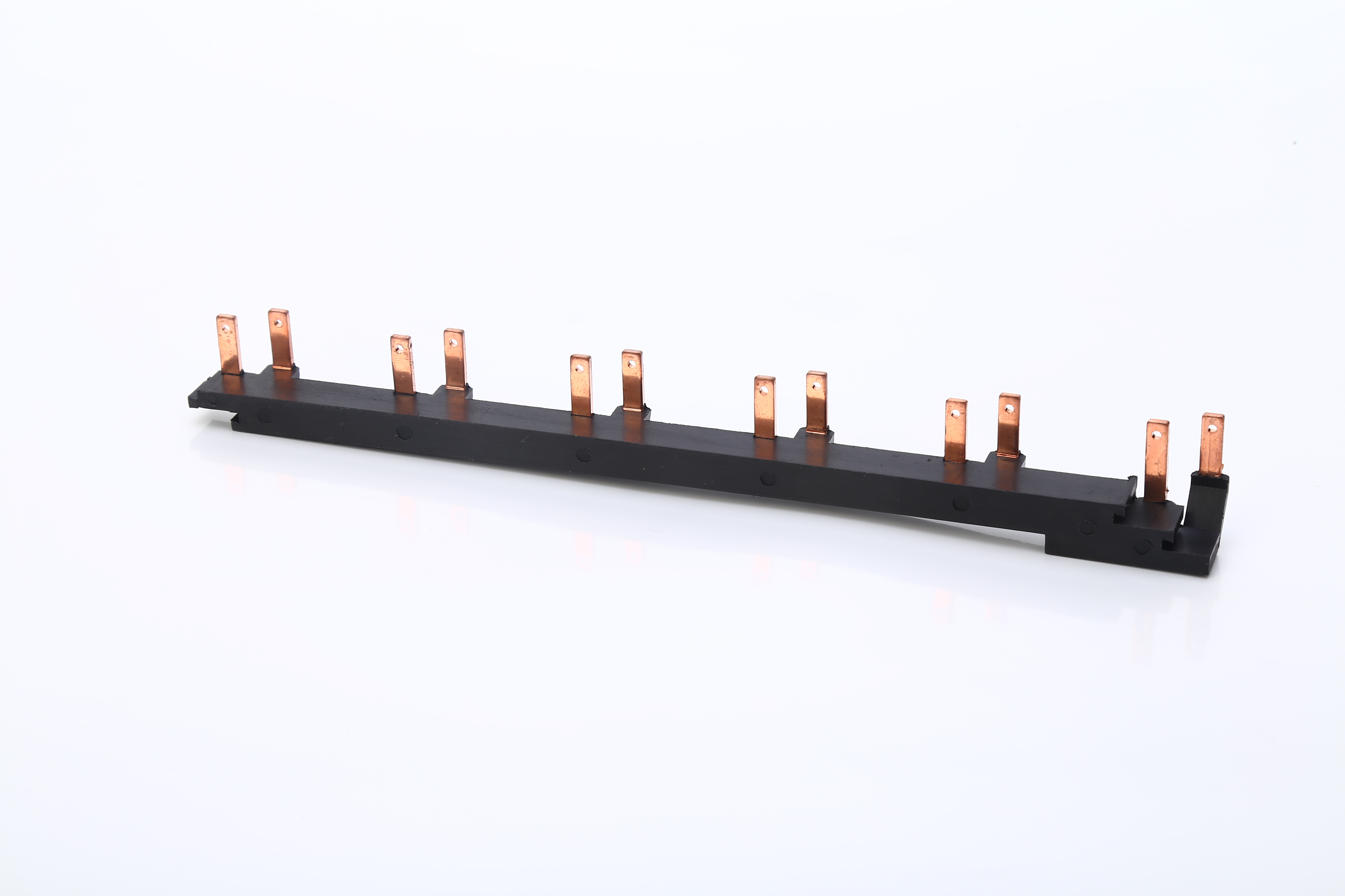 Busbar installation in low-voltage power distribution systems
